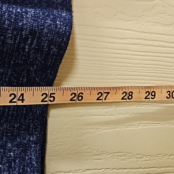 Buffalo by Favid Britton Sweater - Picture 14 of 14